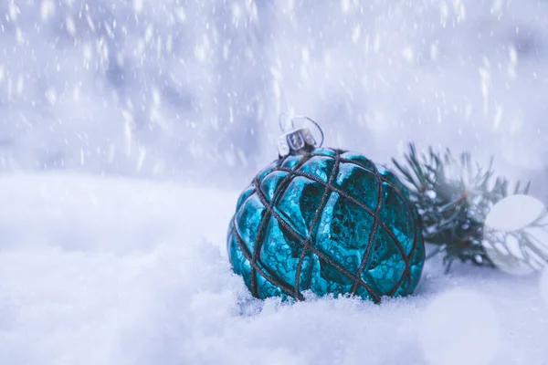 Рождественская Композиция Рождественский Бал Снежном Лесу Рождество Зима Новый Год — стоковое фото