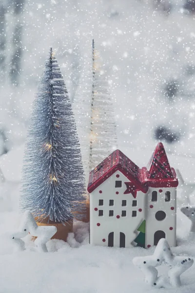 Julens Sammansättning Julgranar Och Ett Julhus Snöig Skog Jul Vinter — Stockfoto