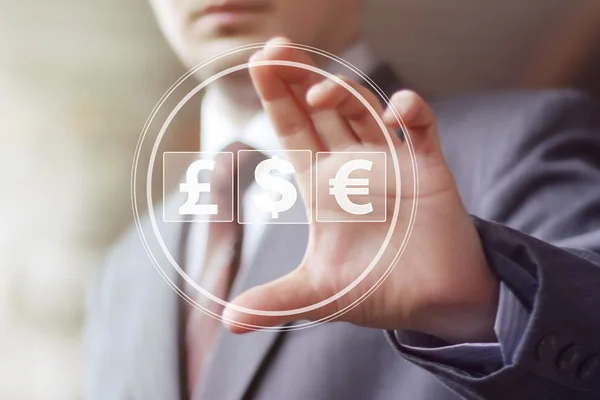 Zakenman duwen knop met dollar munt web pictogram — Stockfoto