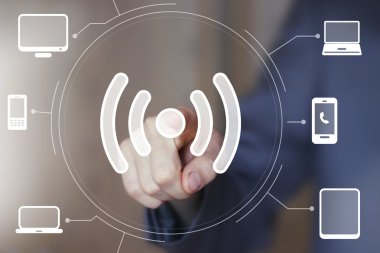 İşadamı itme web simgesi düğmesini wifi bilgisayar