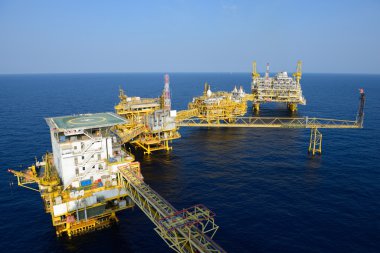 Büyük offshore petrol sondaj platformu platformu