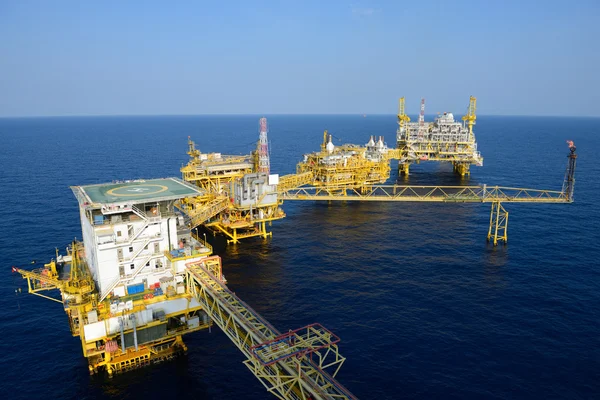 De grote offshore rig olieplatform — Stockfoto