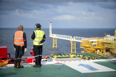 Helikopter iniş subay kötü hava co hakkında konuşuyorsun