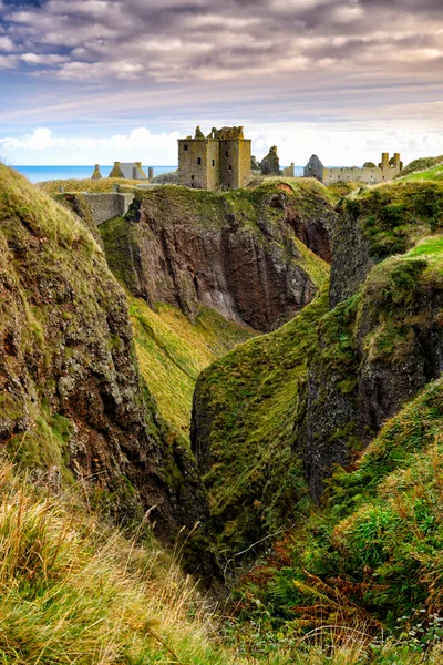 Dunnottar Castle in de buurt van Stonehaven in Aberdeenshire, Schotland. — Stockfoto