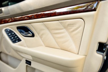 yan kapı hava yastığı arabada