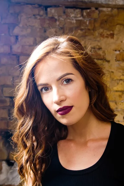 Studio portrait of beautiful woman — Stock Photo, Image