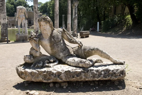 Staty vid Hadrianus Villa — Stockfoto