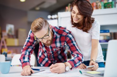 Çalışma iki yaratıcı tasarımcılar 