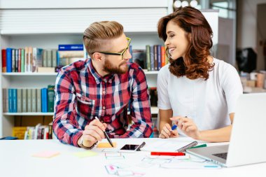 web tasarımcıları birlikte coworking