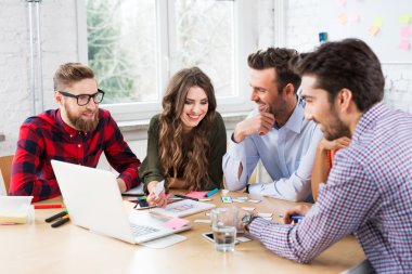 tasarımcılar yeni Web sitesi düzeni planlama