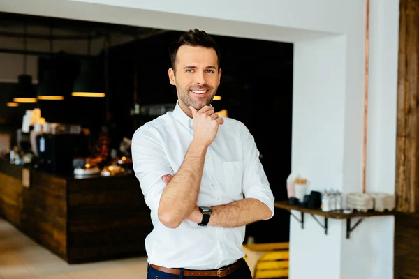 Business owner standing — Stock Photo, Image