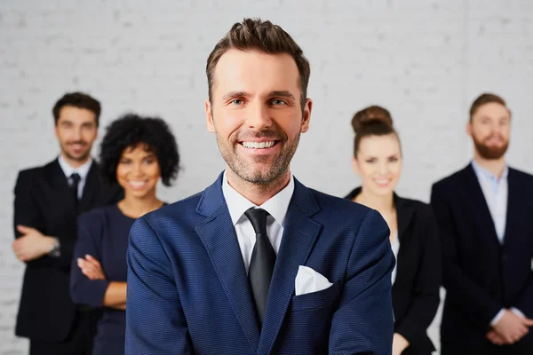 Líder de la empresa con socios comerciales — Foto de Stock