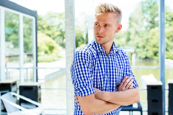 Man waiting for his friends — Stock Photo, Image