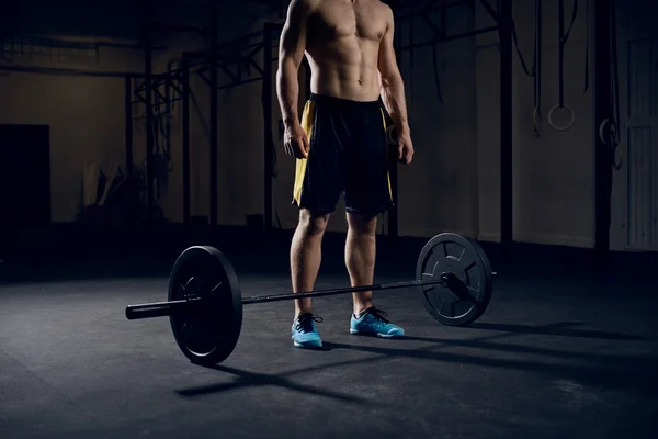 Atleta que se prepara para levantar ejercicio — Foto de Stock