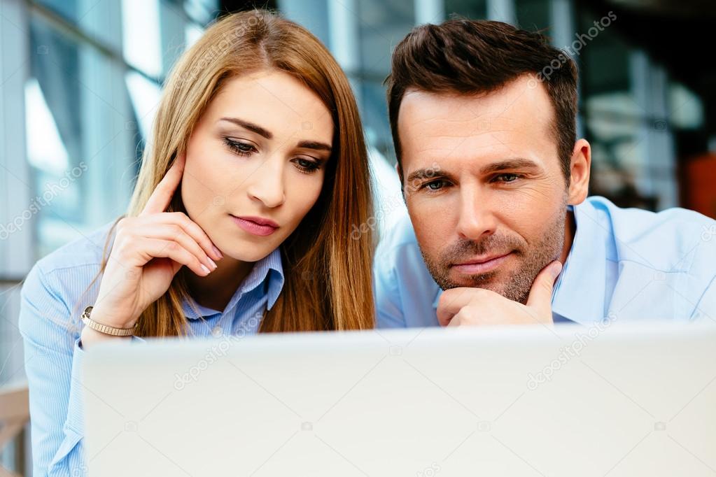 Dating Young professionals