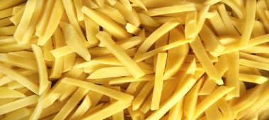 Pişmemiş patates kızartması