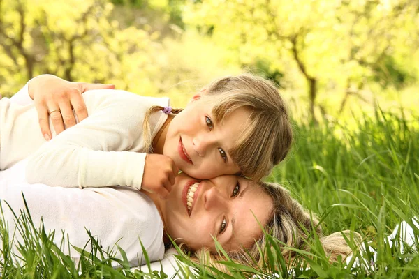 Mom and her little daughter — Stock Photo, Image