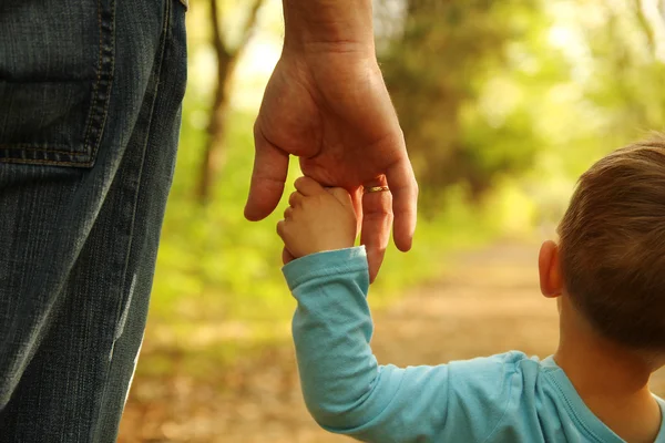 Parent and child hands — Stock Photo, Image