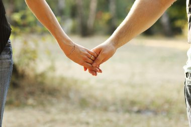 sevgi dolu çift eller 