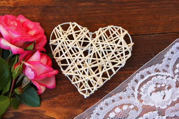 Corazón con rosas para el día de San Valentín —  Fotos de Stock