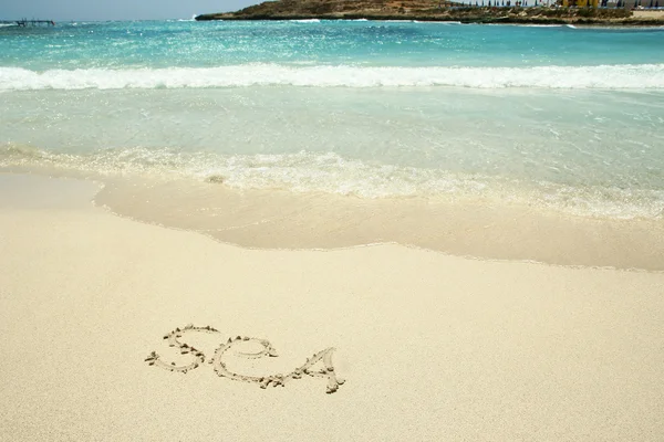 단어 바다 모래에 그려진 — 스톡 사진