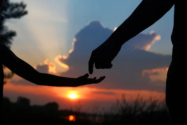 Hände von Eltern und Kind — Stockfoto