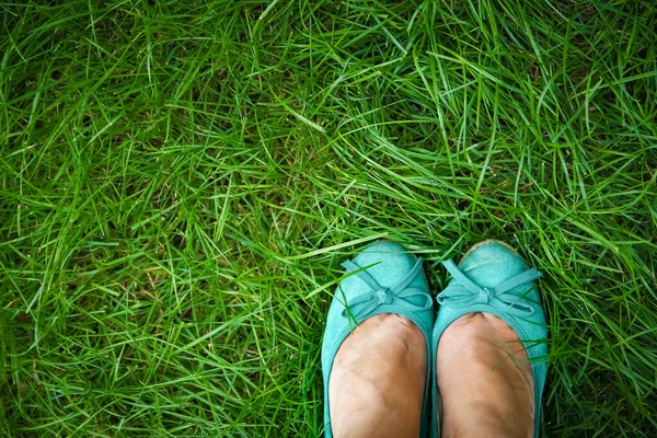 Beautiful Legs Grass Summer Park — Stock Photo, Image