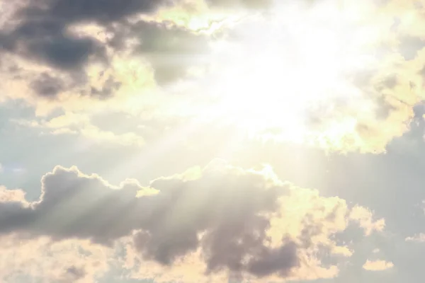 Traumhaft Weiche Weiße Wolken Vor Blauem Himmel — Stockfoto