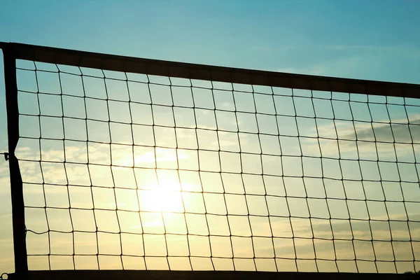 Silhueta Rede Voleibol Pôr Sol Perto Mar — Fotografia de Stock