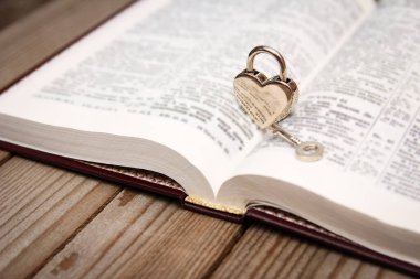 İncil ve mutlu sevgililer günü aşkları