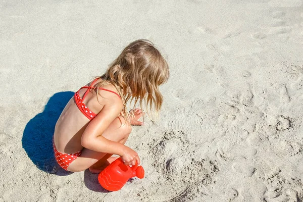 Bambino Felice Che Gioca Riva Mare All Aperto — Foto Stock