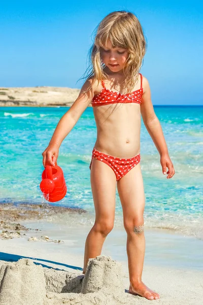 Happy Child Playing Sea Outdoors — Stock Photo, Image