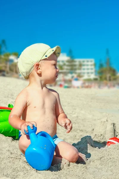 Enfant Heureux Jouant Bord Mer Extérieur — Photo