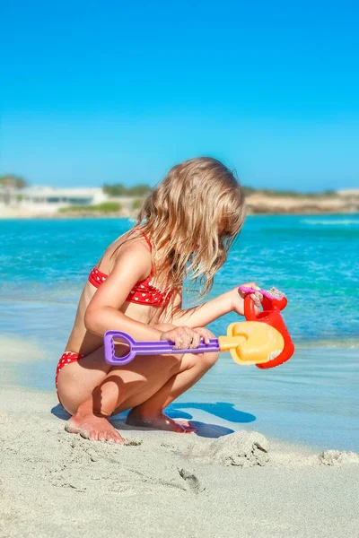 Gelukkig Kind Spelen Aan Zee Buiten — Stockfoto