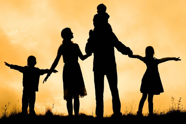 Gelukkig Familie Aan Zee Natuur Silhouet Achtergrond — Stockfoto