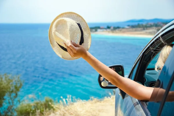 Gelukkig Guy Auto Zee Achtergrond — Stockfoto