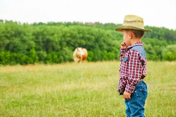 Bebê Feliz Cowboy Natureza — Fotografia de Stock