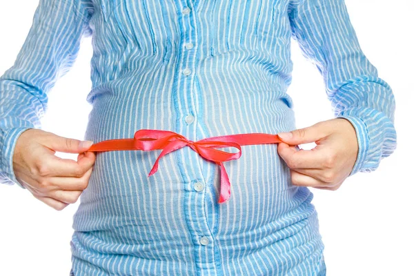 Gelukkig Zwanger Meisje Ligt Wit Achtergrond — Stockfoto