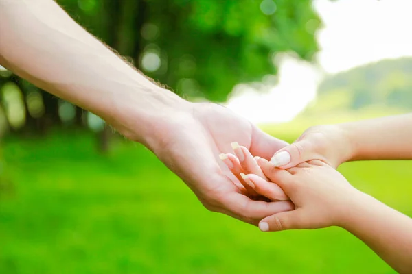 Hands Happy Parents Child Outdoors Park — Stock Photo, Image