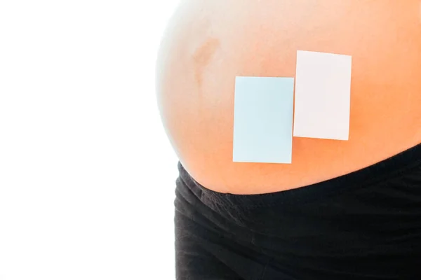 Schwangere Mädchen Auf Weißem Hintergrund Mit Aufklebern — Stockfoto