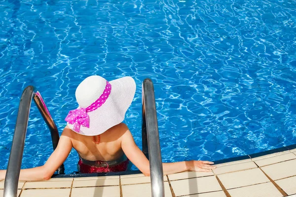 Happy Girl Hat Pool Sea — Stock Photo, Image