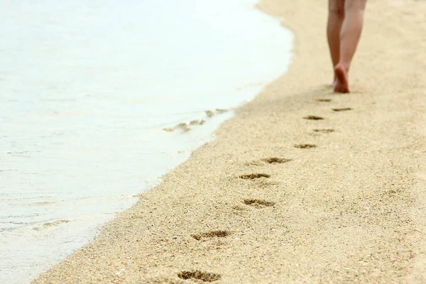 Voetafdrukken Het Zand Het Strand Zomer — Stockfoto