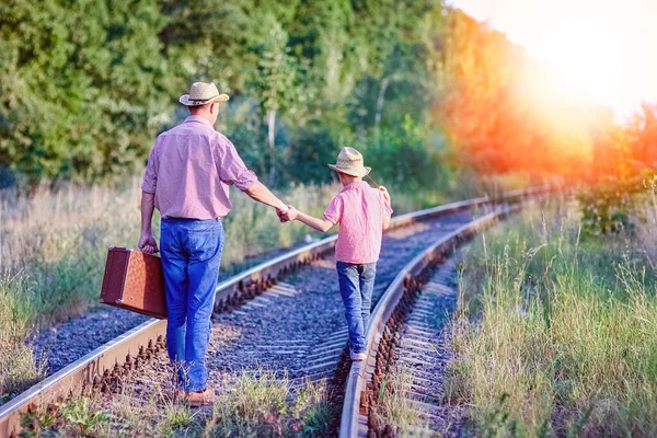 Vater Und Sohn Cowboys Begreifen Glück Gemeinsam — Stockfoto
