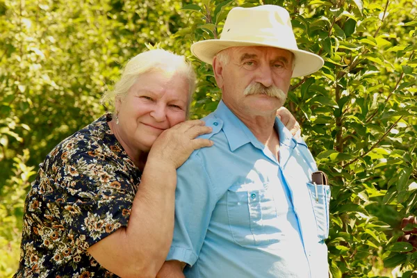 Mature couple in summer — Stock Photo, Image