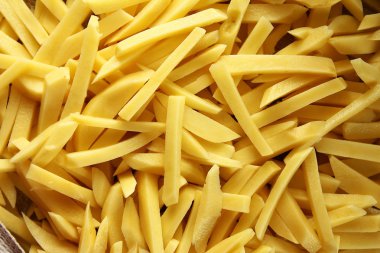 Ham dilimlenmiş patates