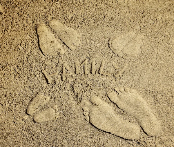 Οικογενειακή πατημασιές στην άμμο — Φωτογραφία Αρχείου