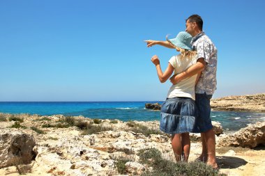 Deniz kıyısında bir kaç