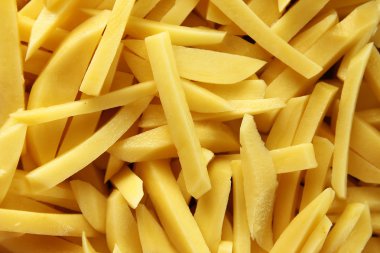 Ham dilimlenmiş patates