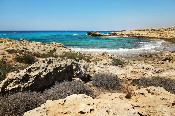 Sea landscape with rocks — Stock Photo, Image