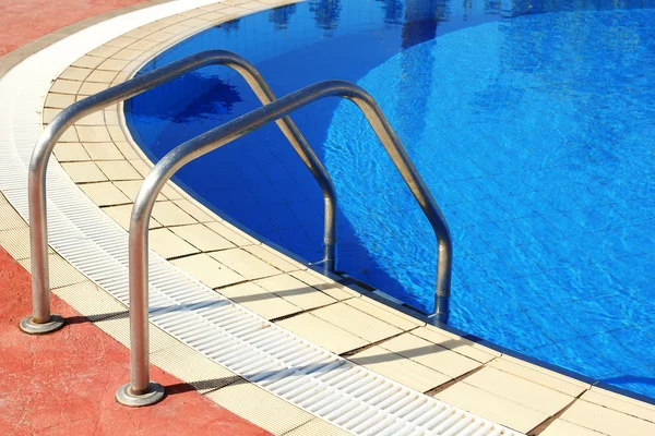 Steps in water pool — Stock Photo, Image